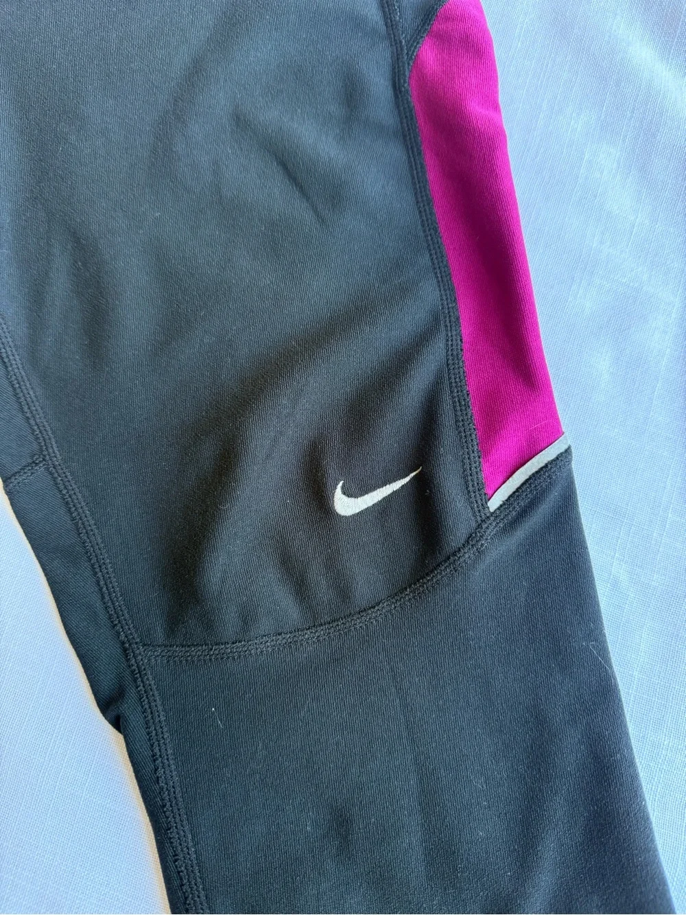 Nike Womens Black and Pink Athletic Capri Leggings